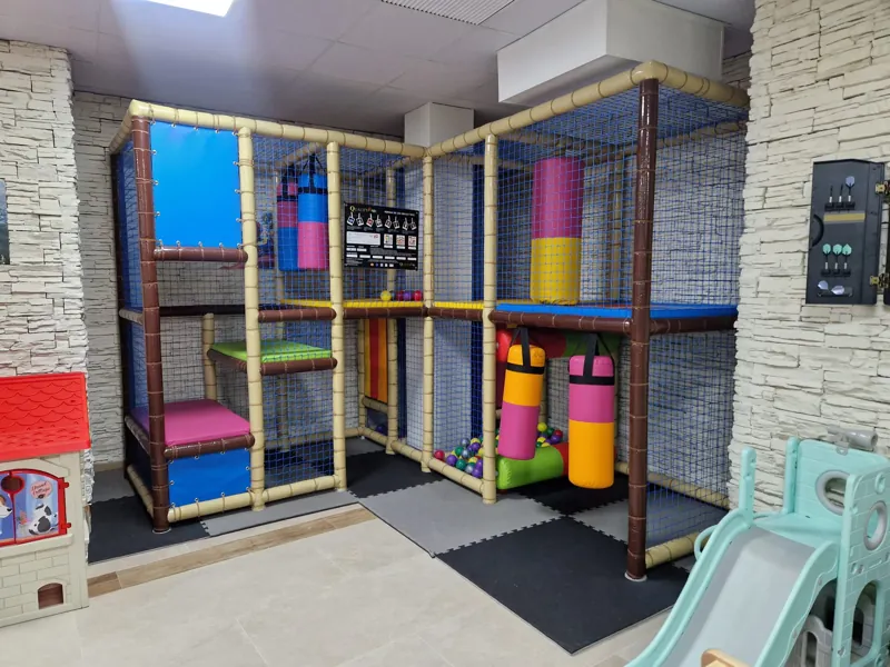 Parque de bolas infantil de dos alturas